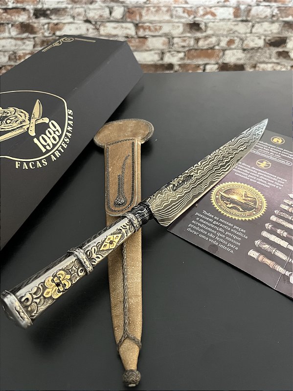 Faca Artesanal Padrão Linear 9 Pol Cabo em Prata e Ouro