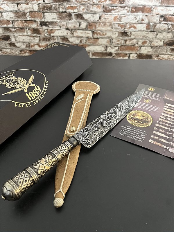 Faca Artesanal Damasco Botão Integral 10” Padrão Twisted Cabo Alpaca com Ouro Flor de Lis