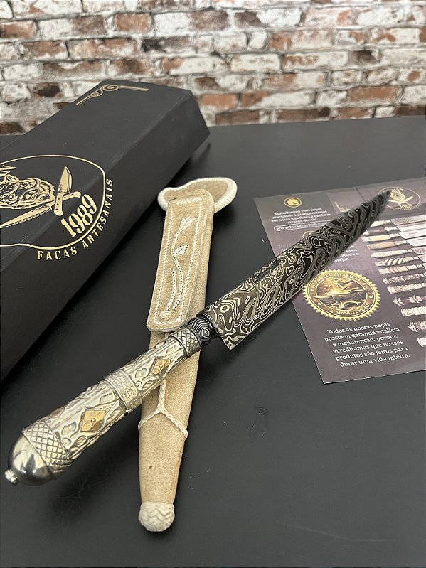 Faca Artesanal em Aço Damasco 10” Padrão Arrowhead – Cabo em Alpaca com Detalhes em Ouro
