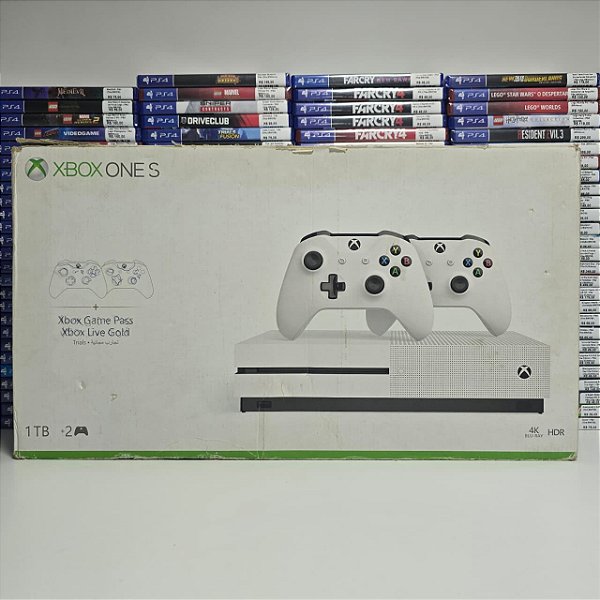 XBOX One S 1T c/ 2 controles (Sem um controle)