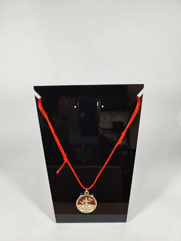 Fio de Pombagira Vermelho com Medalhão Resinado