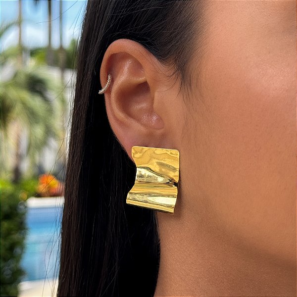 Brinco Placa Orgânico Tamanho Único Banhado a Ouro 18K
