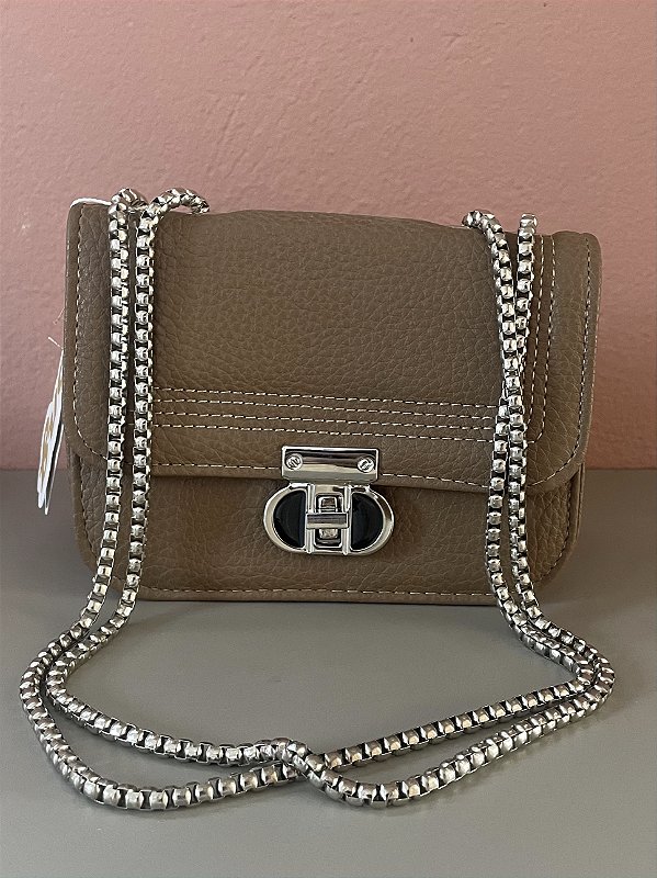 Bolsa de couro Marrom com corrente prata