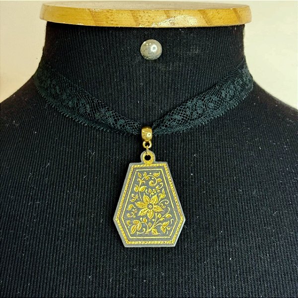 Gargantilha vintage placa floral