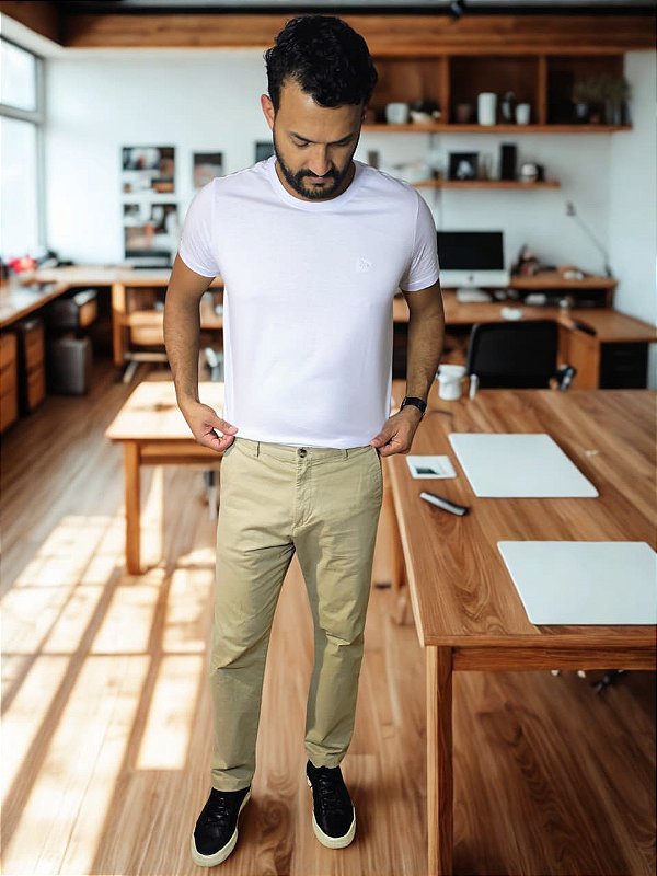 Camiseta Básica Minimalista Branca