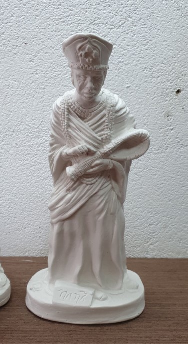 Orixá Nana 23cm Gesso Cru