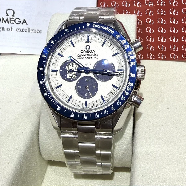 Relógio Omega Speedmaster Silver Snoopy Award Collector's Edition