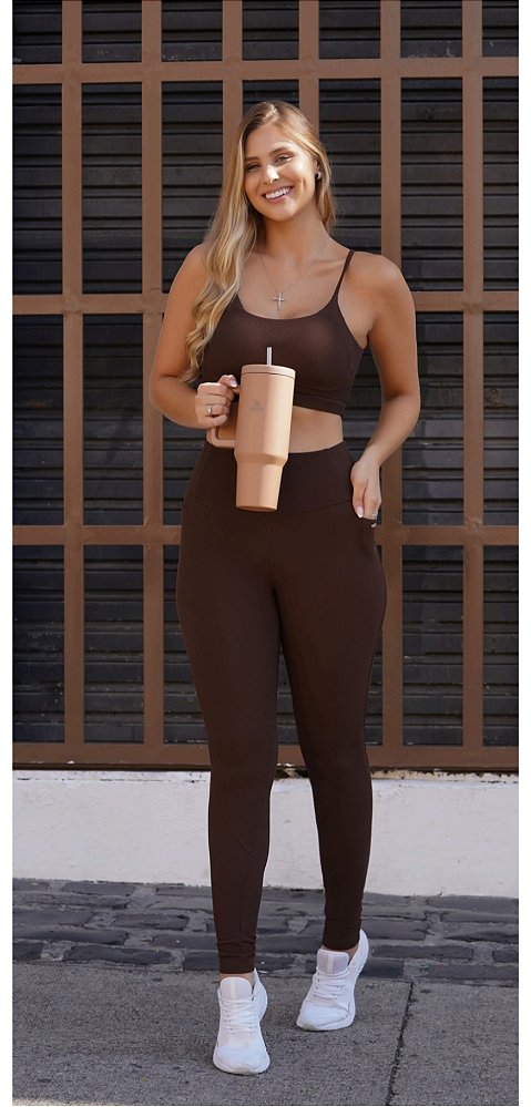 Conjunto legging + Top Alta Compressão alto Conforto Zero Transparência Movimento e Companhia