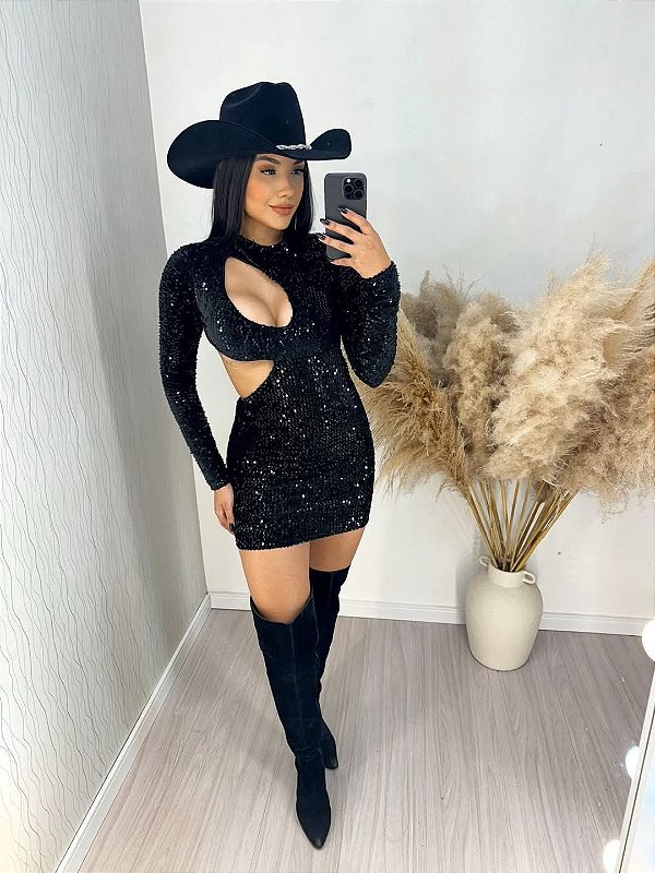 Vestido Curto em Paetê com Recortes Assimétricos