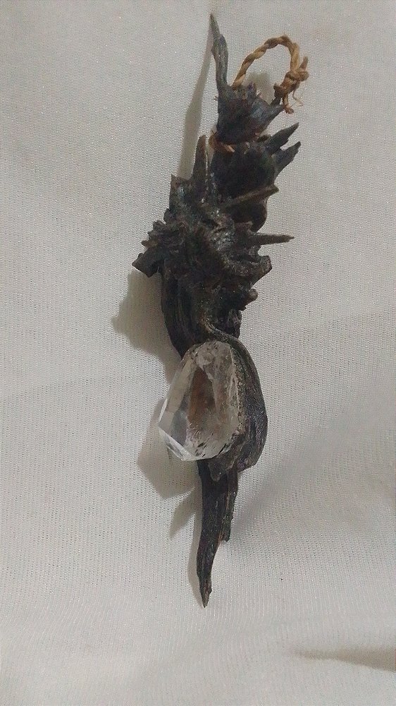Pingente de Cristal e Madeira
