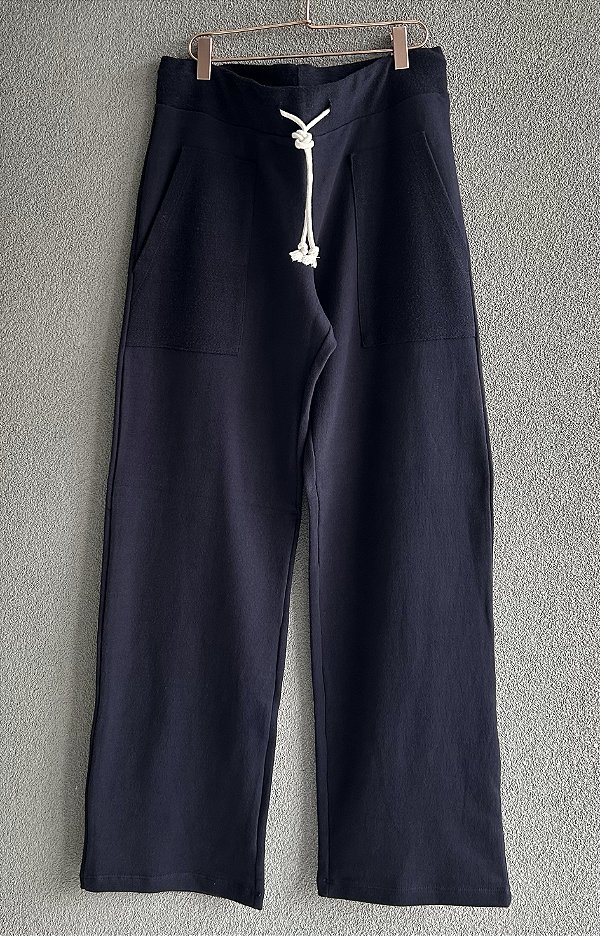 Calça moletom textura reta com bolso