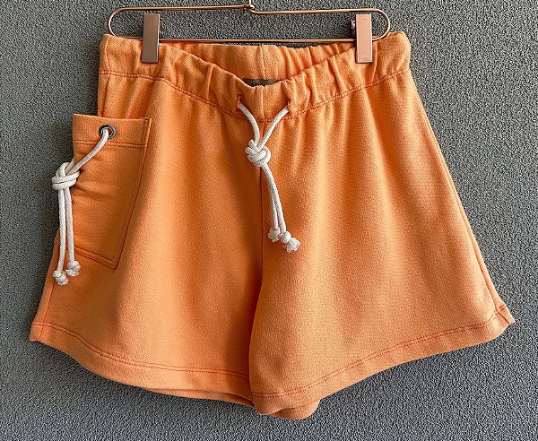 Short Moletom Algodão bolso lateral com ilhós