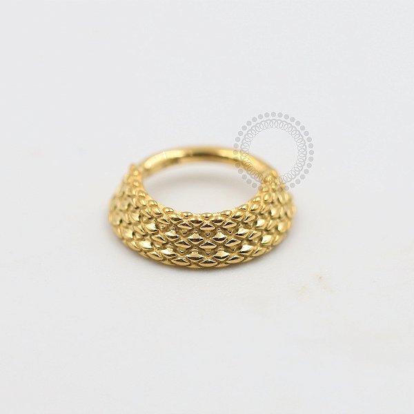 PVD54 Segmento Triplo Texturizado Aço PVD Gold