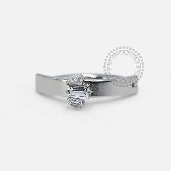 TN1790 Navel Belly Clicker CZ Baguetes Titânio ASTM F136