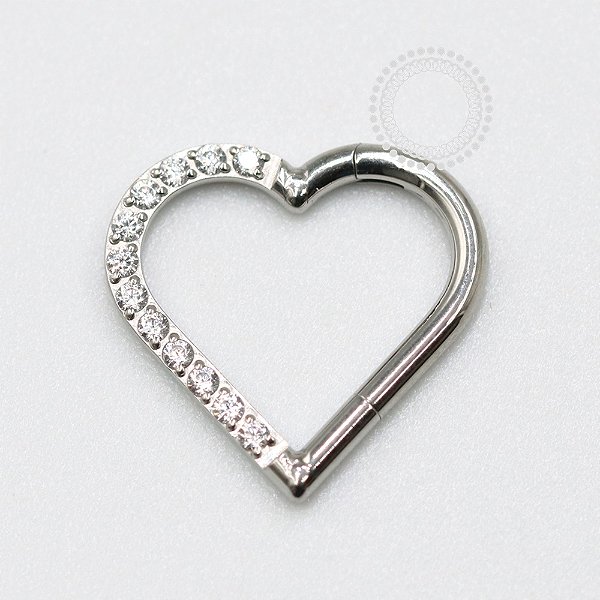 TN266 Coração Daith 10mm Cravejado Titânio ASTM F136