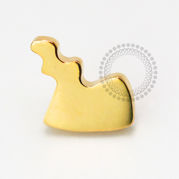 TN1590 Topo Calda Pikachu Titânio PVD Gold