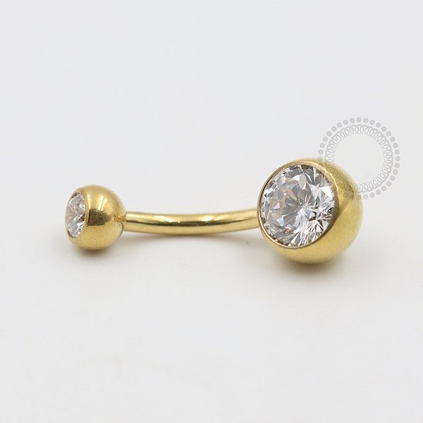 TN483 Navel Tradicional Zirconia Titânio PVD Gold