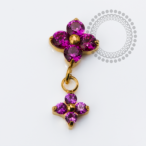TN2443 Topo Trevo Rubi Pingente Push Pin Titânio PVD Gold
