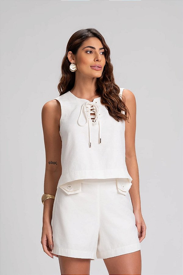 Short de alfaiataria com lapelas