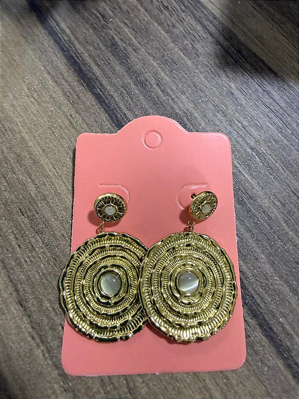 Brinco Mandala Dourado com Pedra Madreperolada