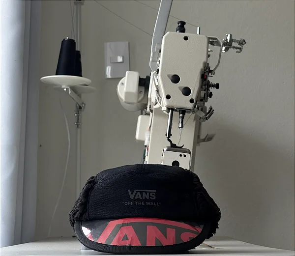 Boné Vans bag flap