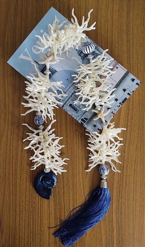 Colar de Mesa Corais de Portugal Azul e Branco