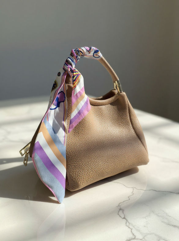 Bolsa Isabela com lenço e alça transversal