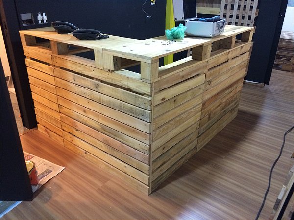 Balcão Long Pallet sob medida - consulte-nos