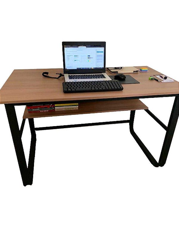 Mesa  estilo industrial em Metal e Madeira
