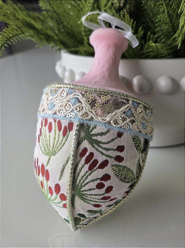 Peão Decorativo em Tecido Bordado 21 cm