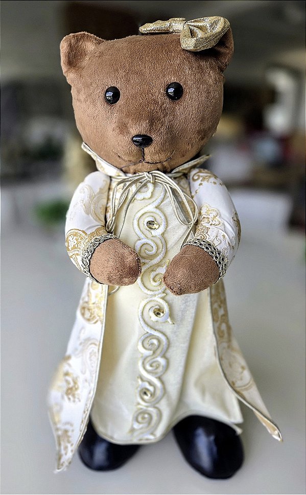 Ursa Decorativa em Tecido Bordado 60 cm