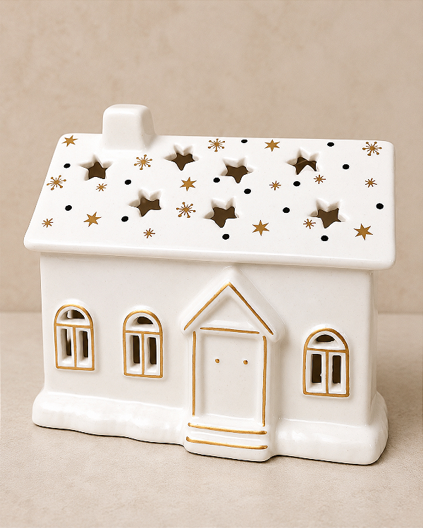 Casa Chalé Baixo Decorativo em Cerâmica Branca com Detalhes Dourados para Vela ou LED 20 x 18 cm | Casa Natalina Estilo Escandinavo | Delicare Home