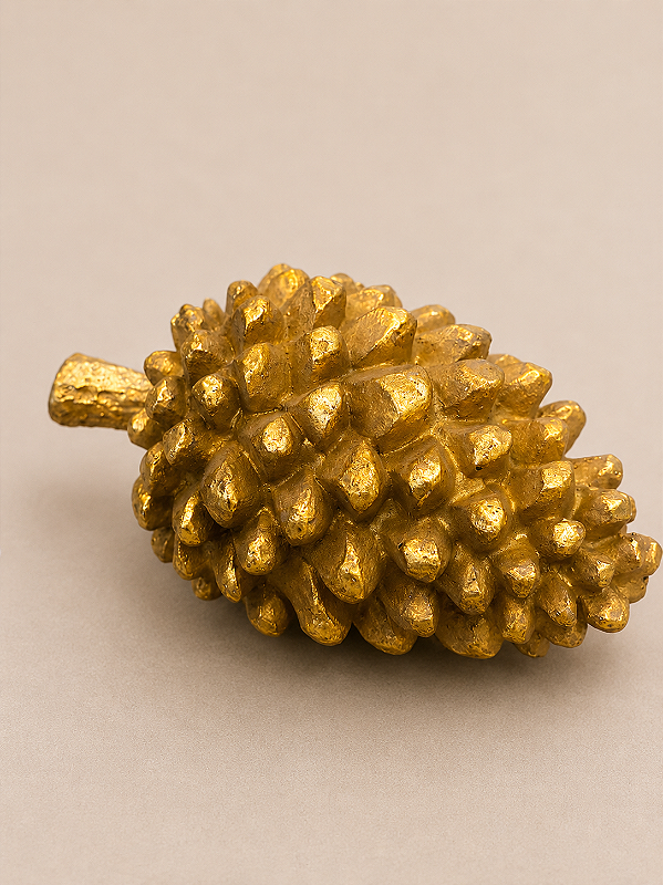 Pinha Decorativa em Resina Dourado Envelhecido 12 cm | Pinha Natalina Premium | Enfeite Sofisticado para Decoração de Natal | Delicare Home