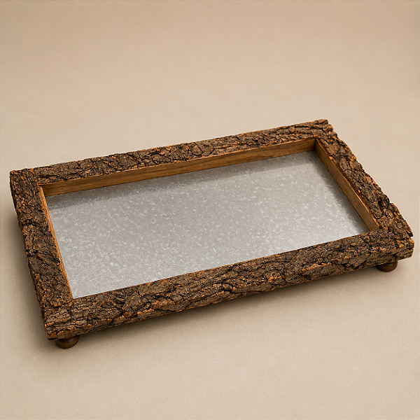 Bandeja Decorativa de Madeira com Acabamento em Cascas Naturais 55 x 28 cm | Bandeja Rústica Premium com Base Elevada | Delicare Home
