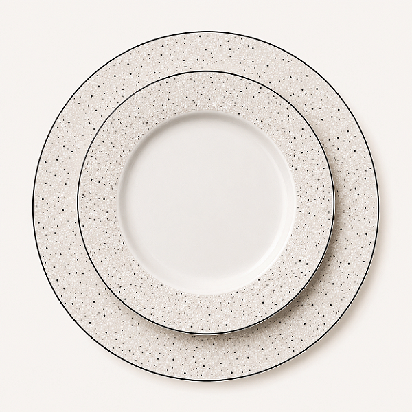 Prato de Sobremesa em Porcelana com Detalhes Dourados e Prateados – 19 cm