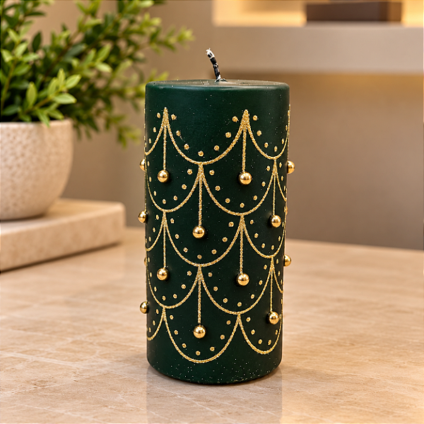 Vela Natalina Decorativa Verde-Escuro com Detalhes Dourados – 15 cm