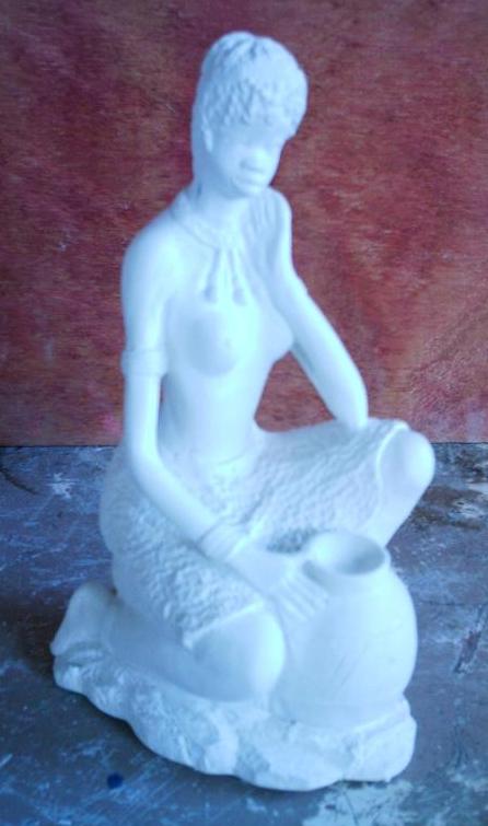 AFRICANA SENTADA -1016