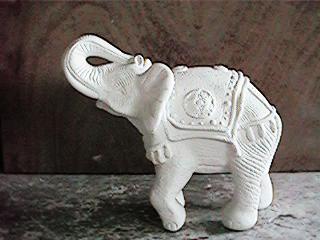 ELEFANTE COM MANTO GRANDE - 1067