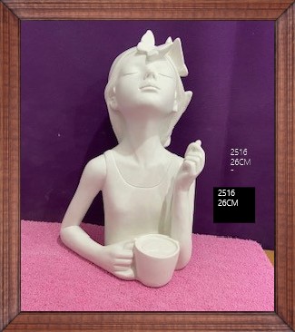 BONECA COM XÍCARA NOVA 26CM - 2516