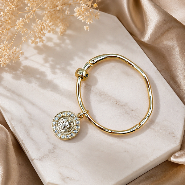 Bracelete Dourado com Medalha de São Bento