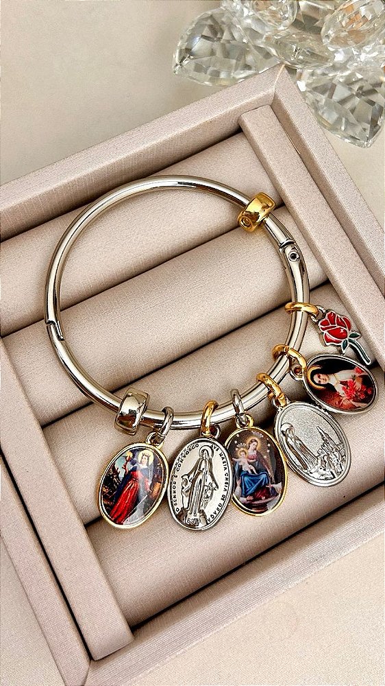 Bracelete com 6 Medalhas Mistas