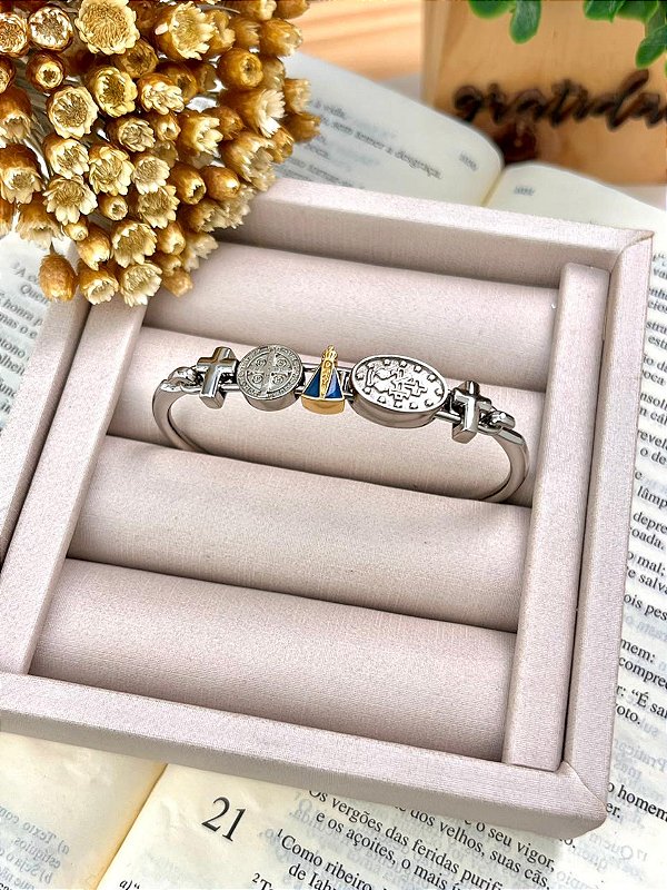 Bracelete N. Sra. Aparecida dourada com Berloques prateados