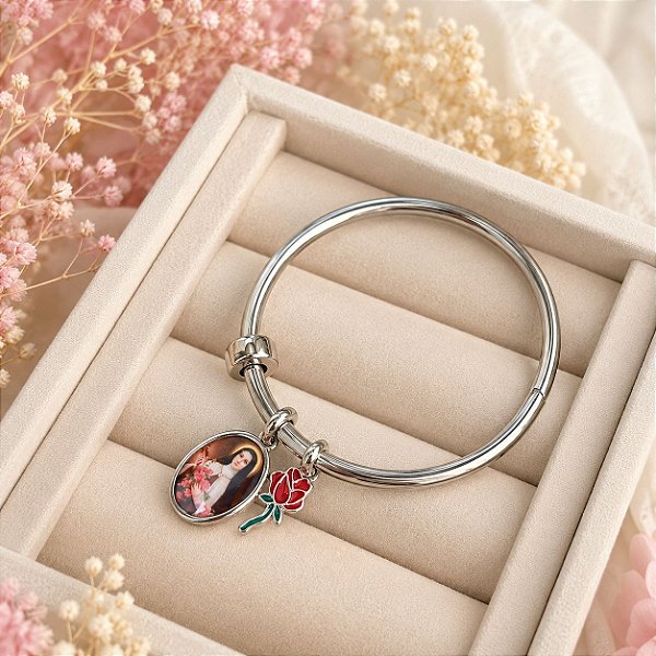 Bracelete Prateado com Medalha Santa Terezinha e Rosa