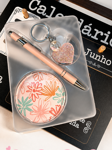 KIT DE CANETA COM CHAVEIRO E ESPELHO DE MÃO
