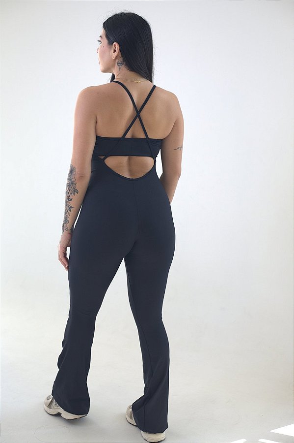 Macacão Essence Flare – Preto