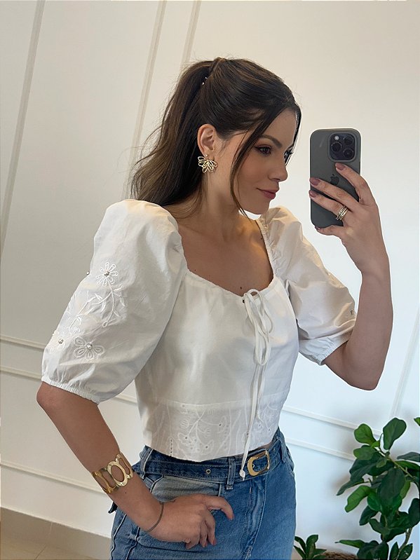 Blusa Cropped Bordada Bebela