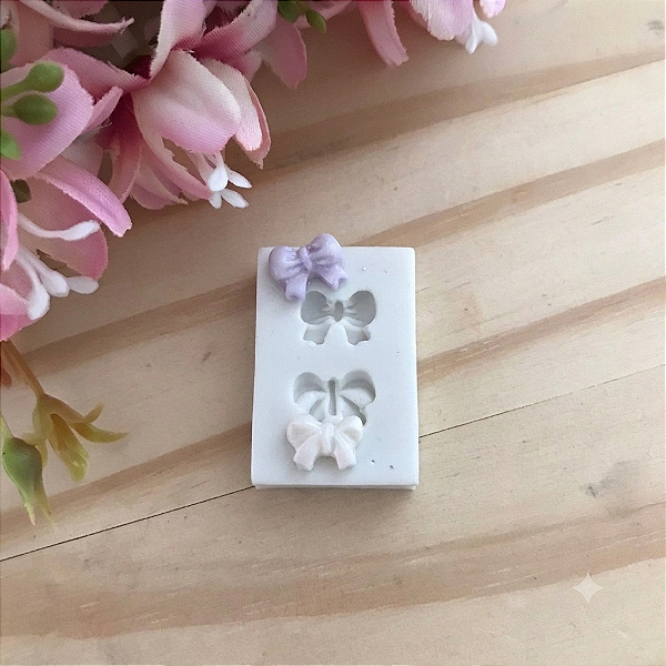 MOLDE DE SILICONE DOIS LACINHOS 019