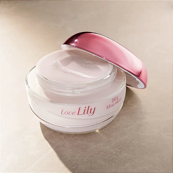Creme Acetinado Desodorante Hidratante Corporal Love Lily 250G