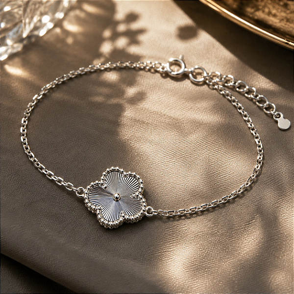 Pulseira Trevo de Prata 925 Alhambra estilo Van Cleef