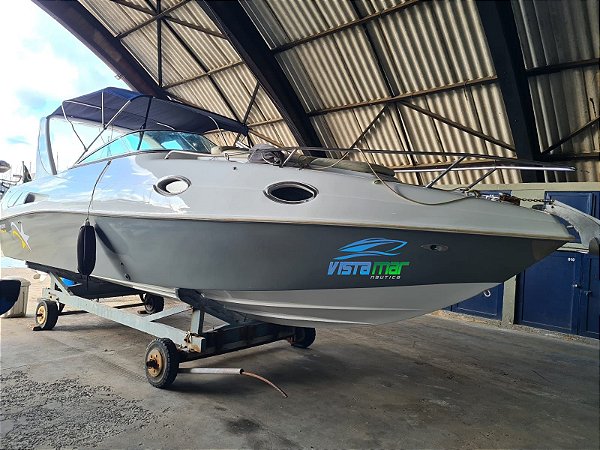 Lancha Magna 27.8 com Evinrude Etec